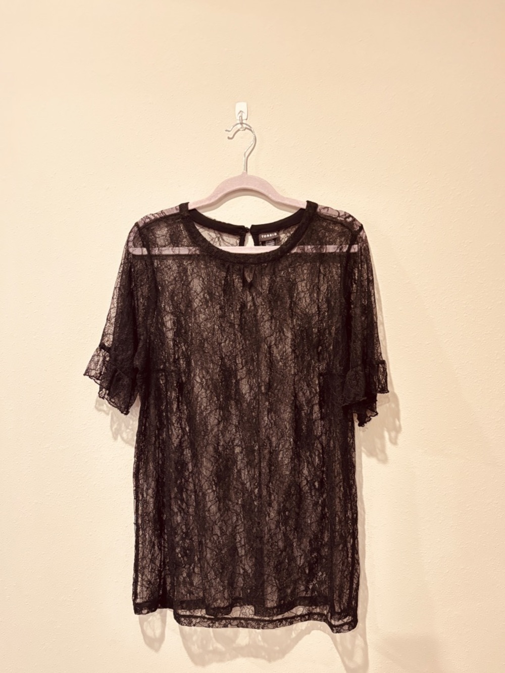 TORRID Abbey Short Sleeve Sheer Black FloralLace Top Flutter Sleeves 2X GothDark